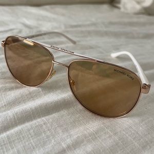 ✨ Michael Kors - Hvar Sunglasses ✨